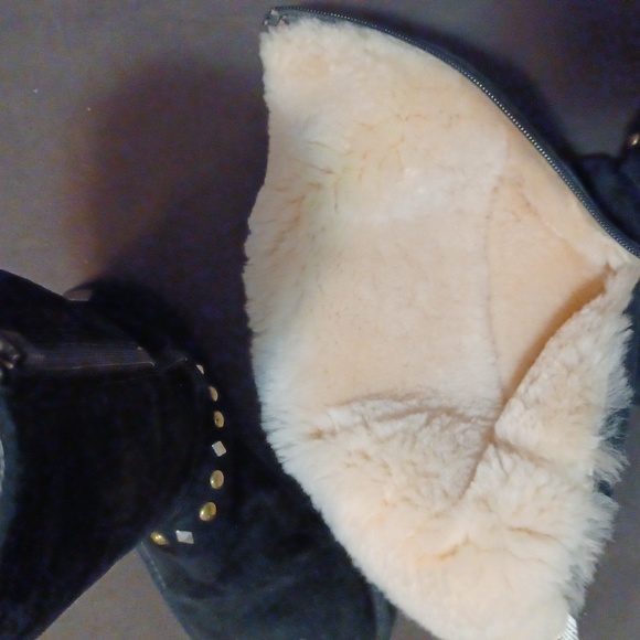 Black  UGG 7 WOMEN BOOTS - Picture 7 of 7